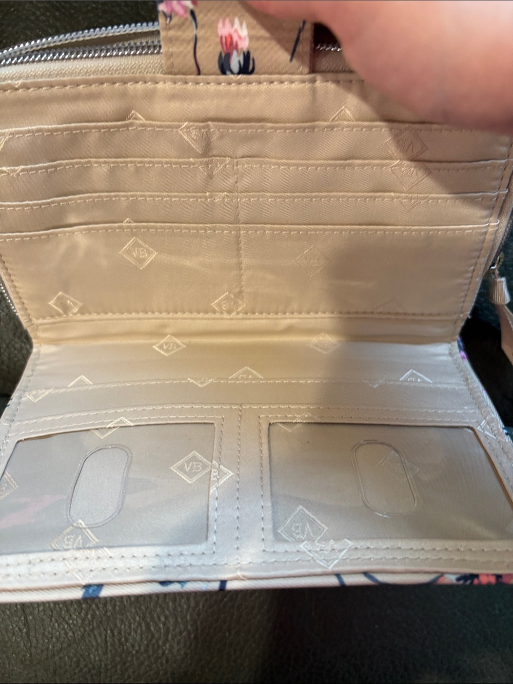Vera Bradley RFID Turnlock wallet in strawflowers - Picture 5 of 8